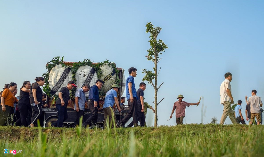 Ngày về quê nội của bé trai lớp 1 trường Gateway bị bỏ quên trên ôtô-1