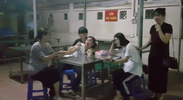 Em bé lớp 1 bị bỏ quên suốt 8 tiếng trên ô tô đưa đón: Sự cẩu thả trong bất cứ nghề nào cũng là một sự bất lương-1