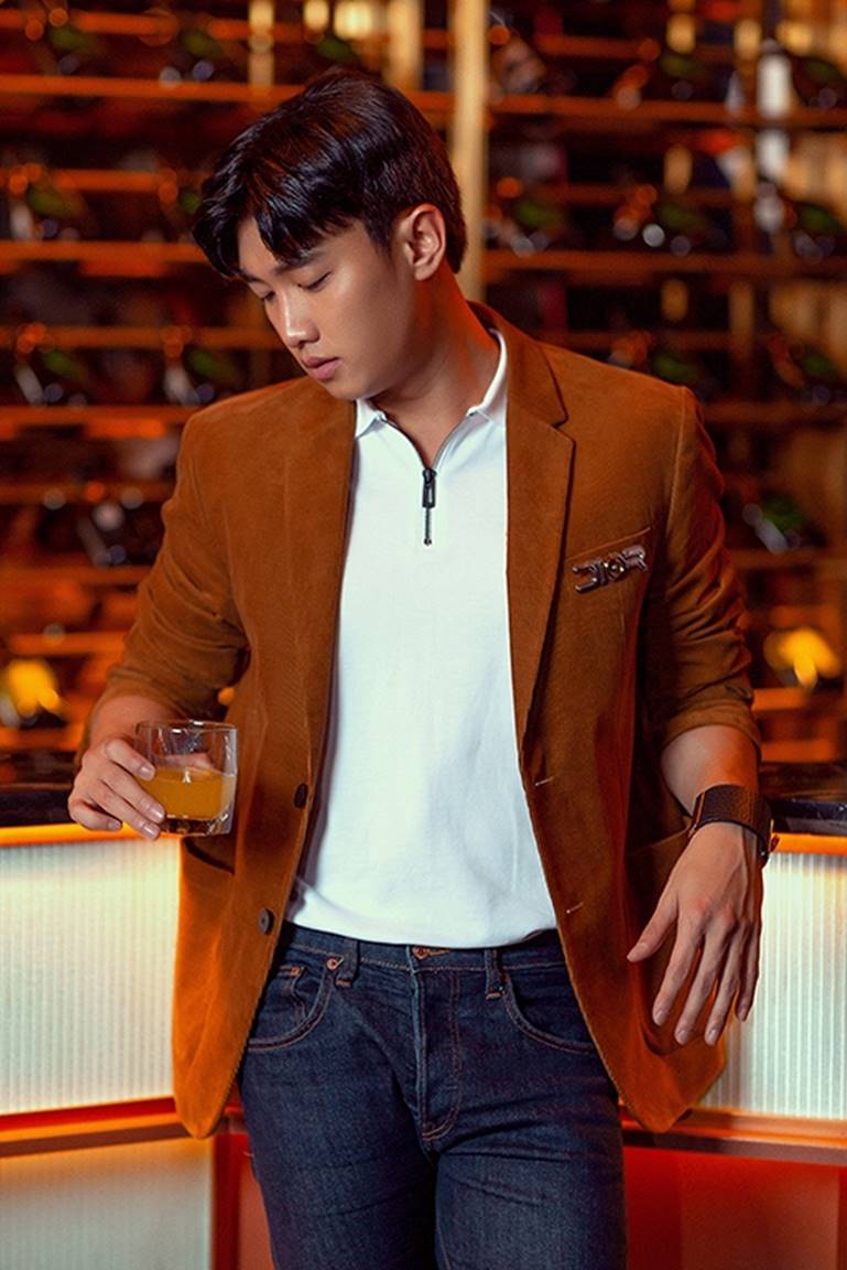 Quốc Trường khoe vẻ đẹp chuẩn nam thần trong bộ ảnh mới-6