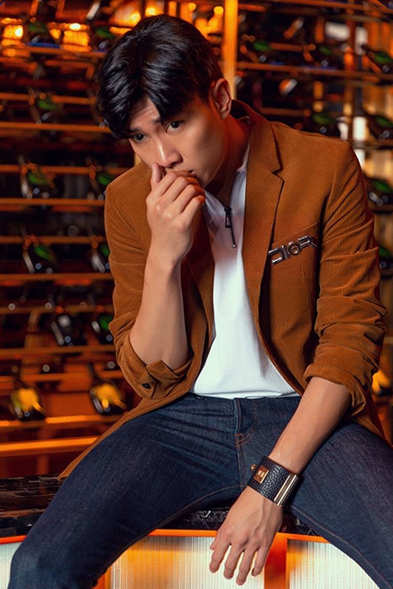 Quốc Trường khoe vẻ đẹp chuẩn nam thần trong bộ ảnh mới-8