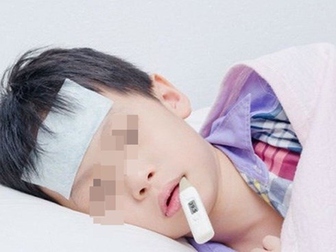 Con nhỏ bị sốt virus, mẹ cứ làm 5 mẹo này con sẽ khỏi cực nhanh mà không mất đồng tiền thuốc nào
