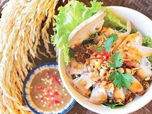 Ăn gì ở Đà Nẵng? Mua đặc sản nào làm quà?