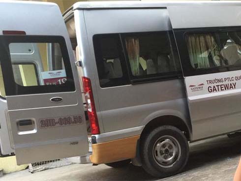 Vụ bé lớp 1 tử vong trên xe đưa đón: Camera ghi lại toàn bộ hình ảnh thời điểm chiếc ô tô ra vào điểm gửi xe-3