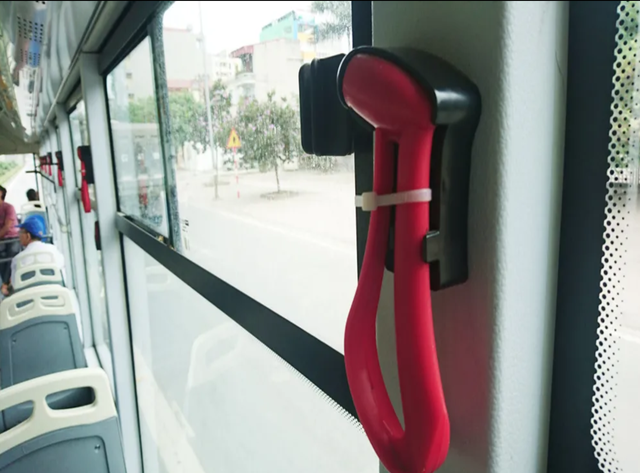 Làm thế nào để không bỏ quên” trẻ con trên xe?-4