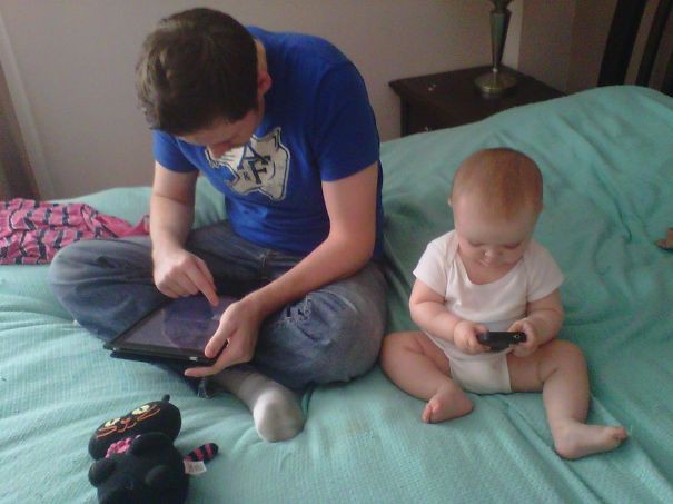 Những bức ảnh cha và con trai chứng minh mẹ có đẻ thế đẻ nữa vẫn không thoát kiếp đẻ thuê-16