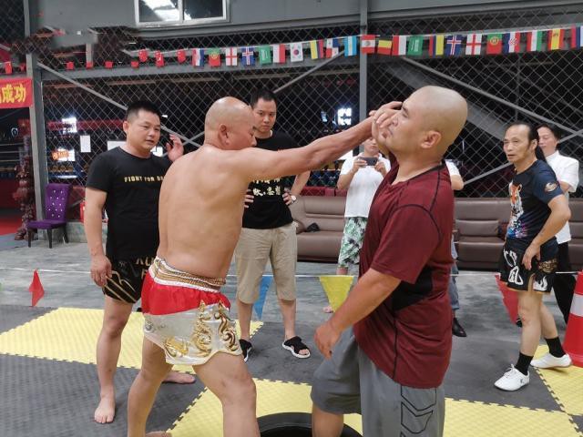 Sau võ sư Thiếu Lâm, đến lượt kẻ đấm túi bụi truyền nhân Diệp Vấn bị cảnh sát bắt giữ-4