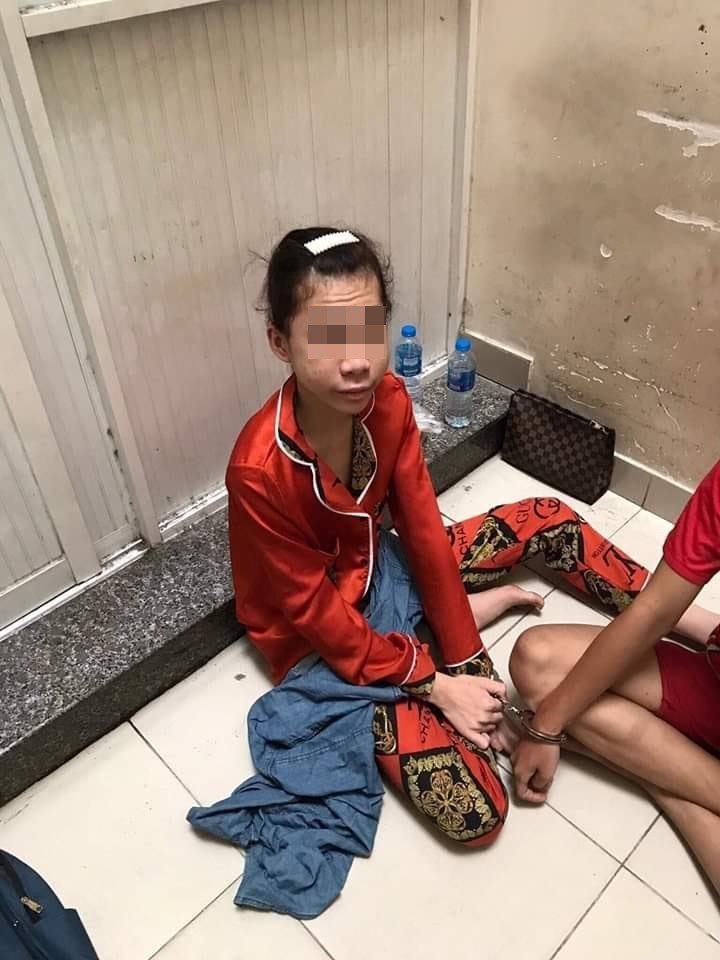 Mới đây còn được tha vì trộm túi Gucci, nữ quái chị hiểu hông 15 tuổi đã lại đi cướp giật tài sản ở Sài Gòn và bị bắt-1