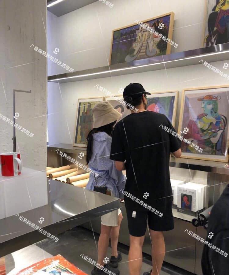 HOT: Dương Mịch lộ ảnh hẹn hò với mỹ nam kém tuổi sau 8 tháng ly hôn Lưu Khải Uy?-2