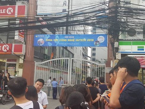 3 năm 2 vụ tử vong, tân sinh viên HUTECH hoang mang, đòi rút tiền chuyển trường