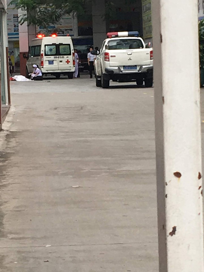 3 năm 2 vụ tử vong, tân sinh viên HUTECH hoang mang, đòi rút tiền chuyển trường-2