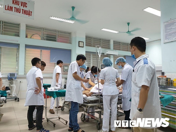 Sập giàn giáo cây xăng ở Hải Phòng, ít nhất 20 người thương vong-1