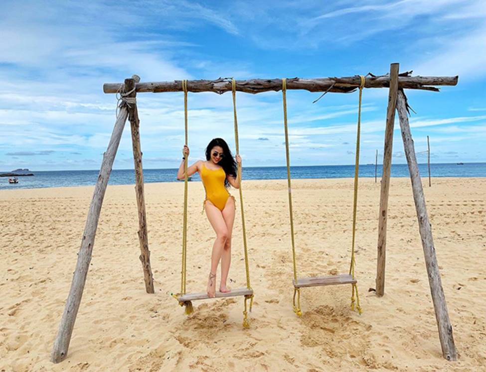 Dũng Về nhà đi con công khai bạn gái bốc lửa như hot girl-15