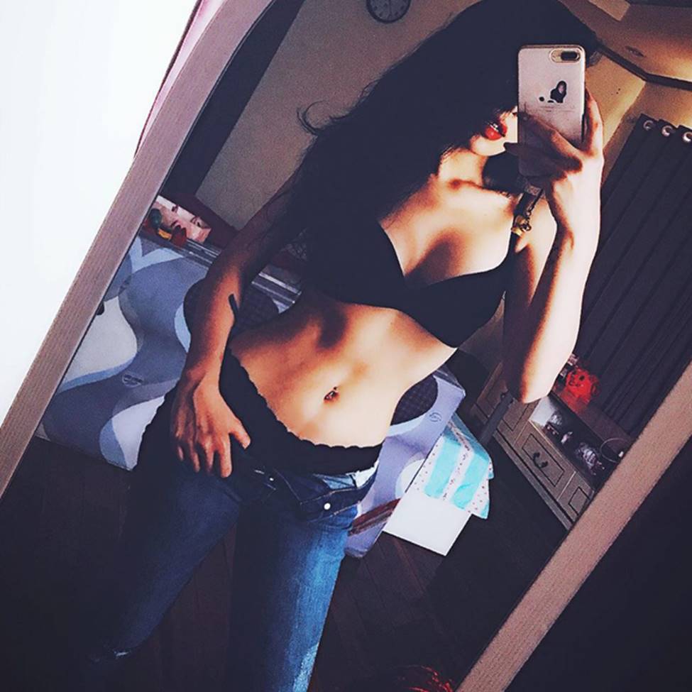 Dũng Về nhà đi con công khai bạn gái bốc lửa như hot girl-16