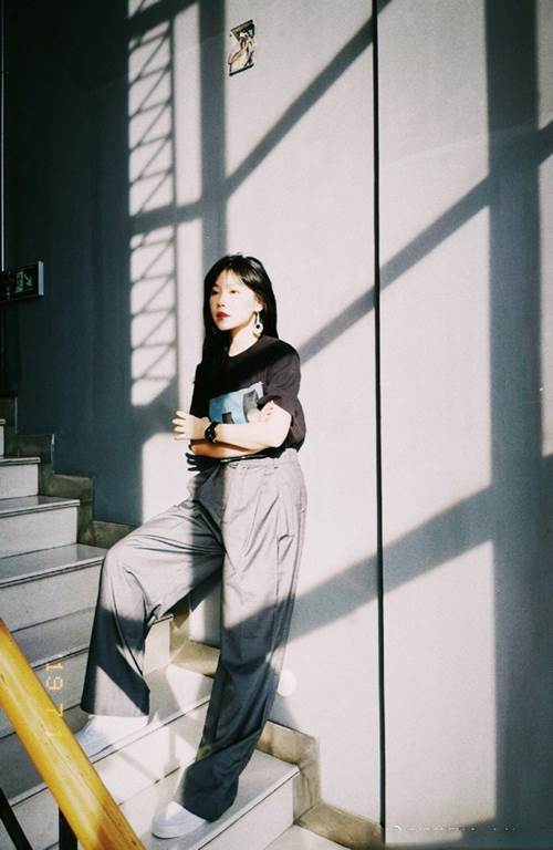 Toàn món cơ bản, 4 set đồ này vẫn giúp bạn xinh xắn từ công ty đến tiệc cuối tuần-3