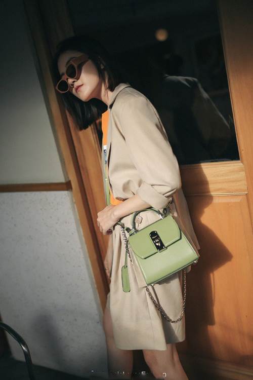 Toàn món cơ bản, 4 set đồ này vẫn giúp bạn xinh xắn từ công ty đến tiệc cuối tuần-12