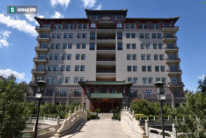 Choáng ngợp tài sản khổng lồ và bảo tàng gỗ quý, lớn nhất Trung Quốc của Đường Tăng phim Tây Du Ký-3