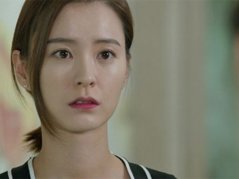 Bé gái 7 tuổi bị mẹ đánh đến nhập viện tử vong, bố chứng kiến từ đầu đến cuối nhưng thờ ơ, biện minh bằng lý do gây phẫn nộ-3