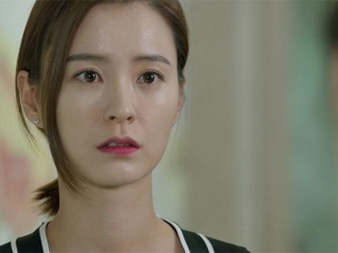 Mẹ chồng tìm gặp và yêu cầu ly hôn với cái giá 5 tỷ, tôi lạnh lùng hỏi một câu khiến bà im lặng