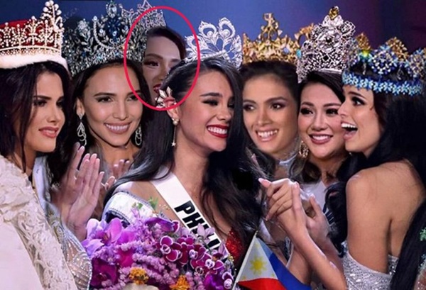 Fan Việt tức giận vì chuyên trang sắc đẹp Missosology đăng ảnh Hương Giang bị che mất nửa mặt trong dàn hoa hậu-2