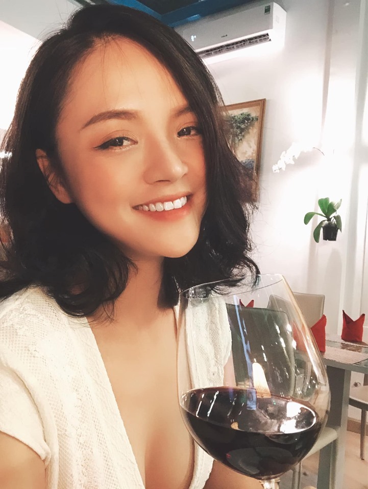 Có tình yêu mới, Huệ Về nhà đi con lột xác khác phim một trời một vực-9