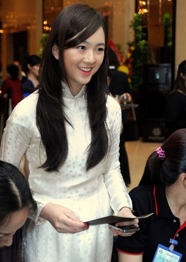 Hoa hậu Giáng My khoe ảnh con gái Anh Sa trong ngày sinh nhật tuổi 25: bản sao hoàn hảo của mẹ, chuẩn ái nữ sang chảnh xinh đẹp-3