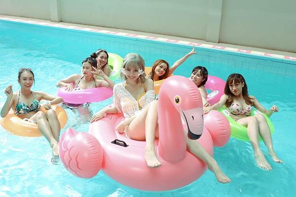 Hari Won diện bikini khoe vòng 1 ‘cực nóng’ nhưng lộ bụng ngấn mỡ-1