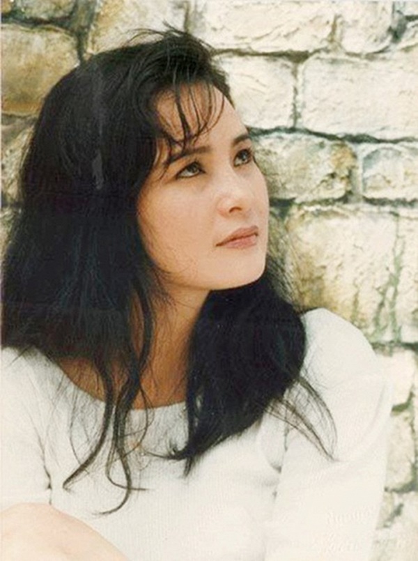 Sau 9 năm chống chọi với bệnh ung thư, cuộc sống của Mỹ nhân màn ảnh thập niên 80 Hoàng Cúc giờ ra sao?-1