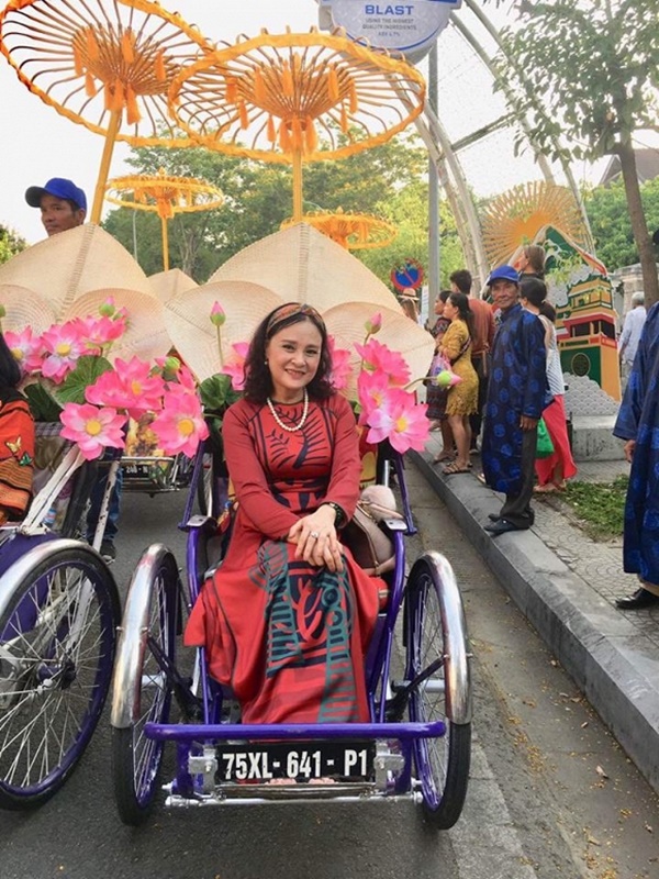 Sau 9 năm chống chọi với bệnh ung thư, cuộc sống của Mỹ nhân màn ảnh thập niên 80 Hoàng Cúc giờ ra sao?-13