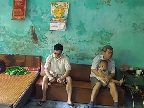 Bệnh nhân có nguy cơ bị mù vĩnh viễn sau phẫu thuật sụp mí tại BV Mắt Trung ương