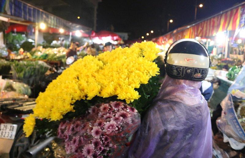 Lễ Vu lan: Giá hoa tươi tăng mạnh-1