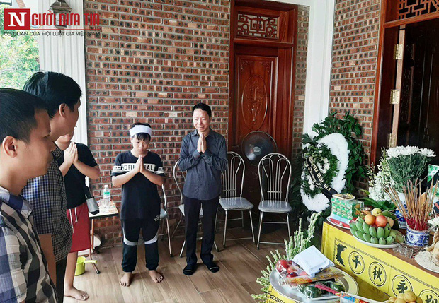 Bố cháu bé tử vong ở trường Gateway nói trong nước mắt: Mong công an sớm có kết quả cuối cùng, công lý được thực thi-1