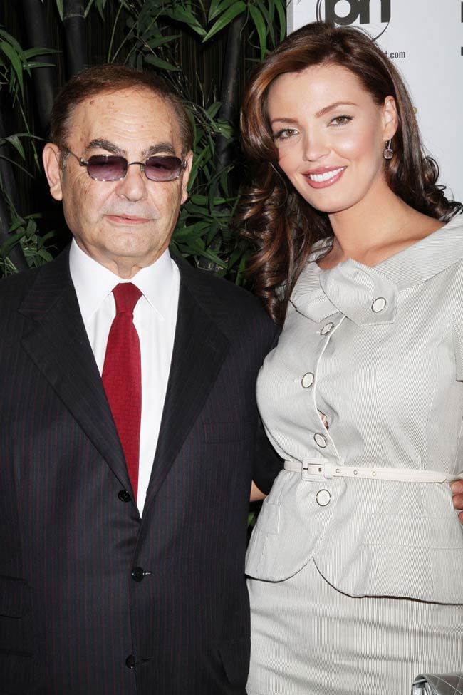 3 siêu mẫu đẹp nghiêng thành lấy chồng tỷ phú tuổi bô lão và 3 cái kết bất ngờ-18