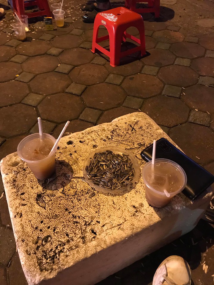 Nhẹ nhàng từ chối uống trà chanh 30k khu nhà hát Lớn, cô gái bị chủ quán tặng cho liên hoàn chửi-2