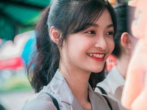 Là Sky chính gốc, Á hậu Kiều Loan hát live 'Lạc trôi' hay đến mức nào?