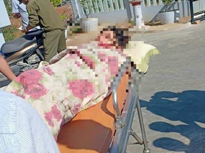 Hé lộ hoàn cảnh đáng thương của người vợ mới sinh bị chồng cứa cổ ở Quảng Nam-2