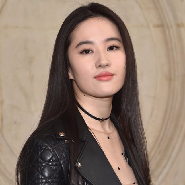Lưu Diệc Phi lắm khi không hề thần tiên tỷ tỷ: Tròn trùng trục, da xấu, cười hở lợi-14