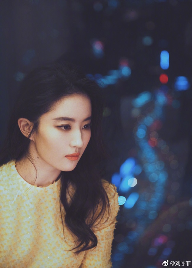 Lưu Diệc Phi lắm khi không hề thần tiên tỷ tỷ: Tròn trùng trục, da xấu, cười hở lợi-19