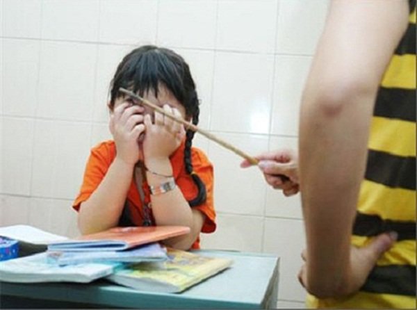 Phạt con theo 3 cách này, cha mẹ tưởng hiệu quả nhưng khiến con ám ảnh cả đời!-1