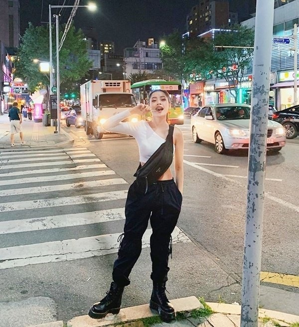 Bộ tứ tắc kè hoa Vbiz: Lên thảm đỏ thì hóa bánh bèo nhưng ra phố lại chất hết nấc-4