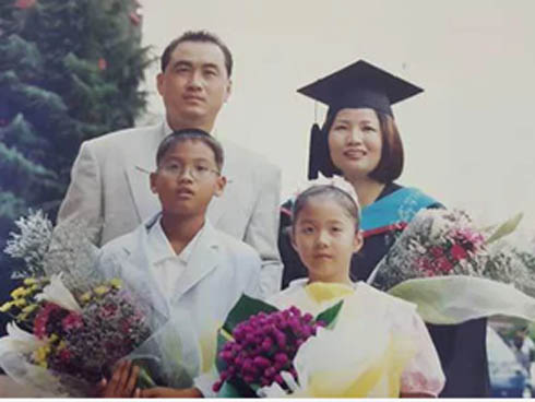 Nổi tiếng dạy con ngoan, Công nương Kate mất điểm vì hành động vô lễ của con gái-6