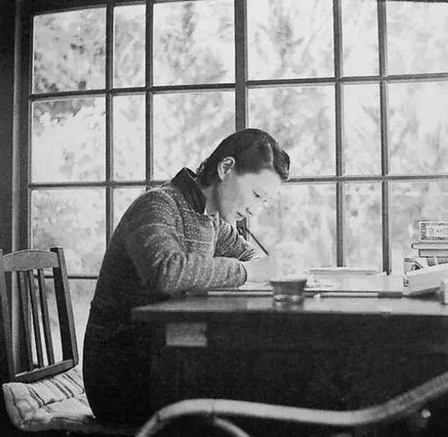 Cái kết của nàng tiểu thư khuê các chấp nhận làm kẻ thứ 3 để đổi lấy 70 năm không danh phận, cuối đời mới được mặc váy cưới-3