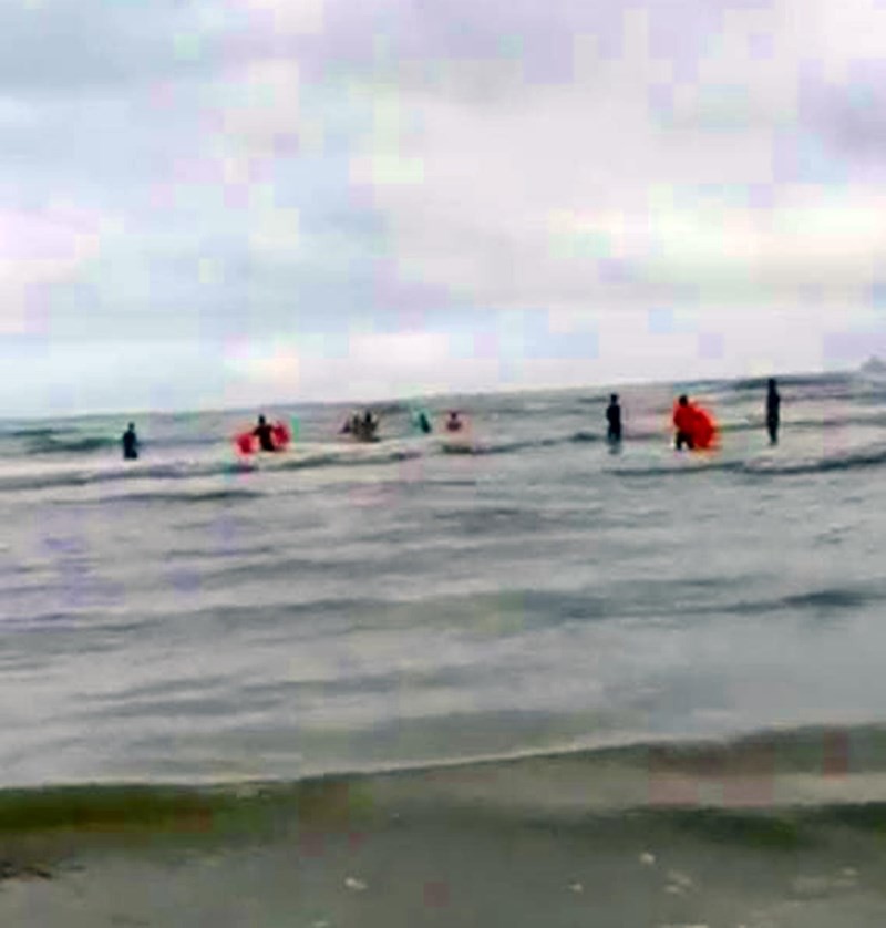 9 người bị sóng biển cuốn trôi, 4 người tử vong-1