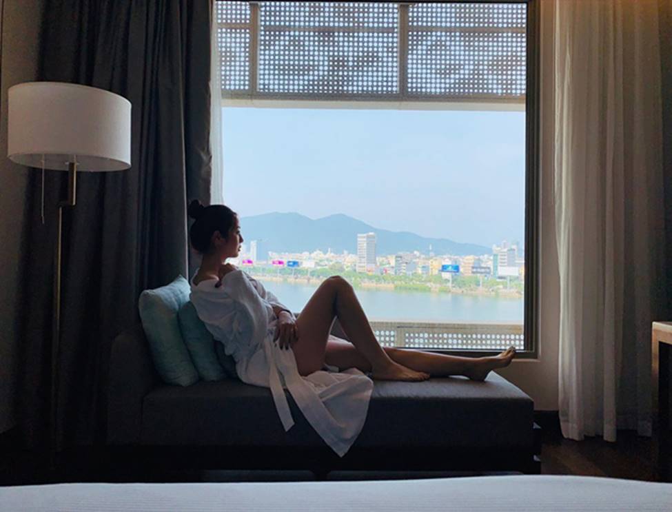 Những bà mẹ 4 con vẫn trẻ đẹp trong showbiz Việt-7