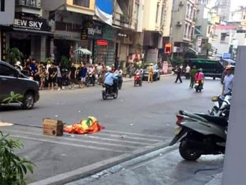 Hải Phòng: Nam thanh niên để lại xe máy trên cầu rồi nhảy xuống sông Cấm tự tử-2