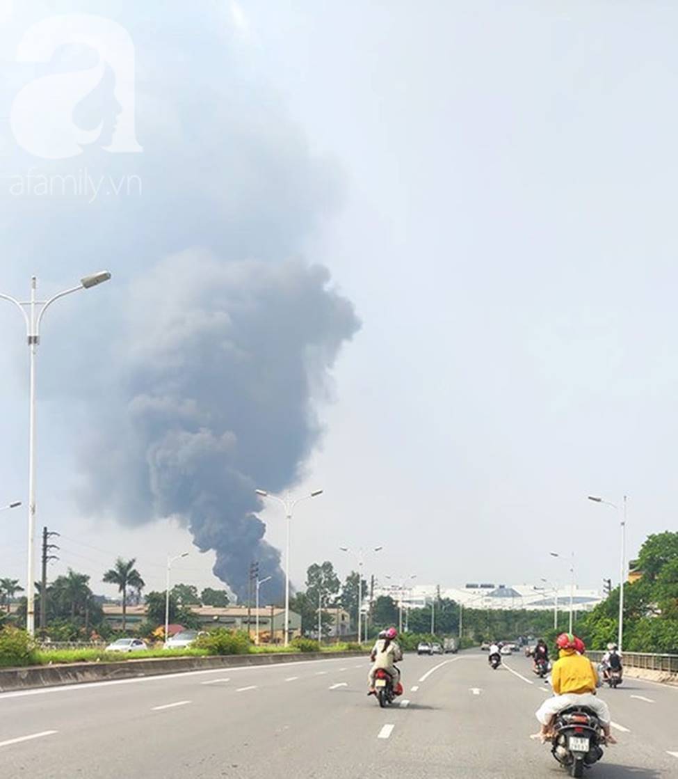 Hà Nội: Cháy dữ dội gần AEON Mall Long Biên khiến hàng trăm người hoảng loạn tháo chạy-1