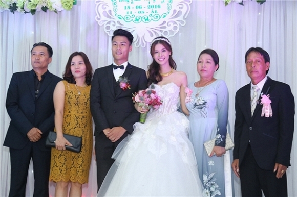 Lần đầu nói về nguyên nhân đám cưới với Mạc Hồng Quân, Kỳ Hân thẳng thắn: Lỡ có bầu rồi thì phải cưới luôn chứ sao-1