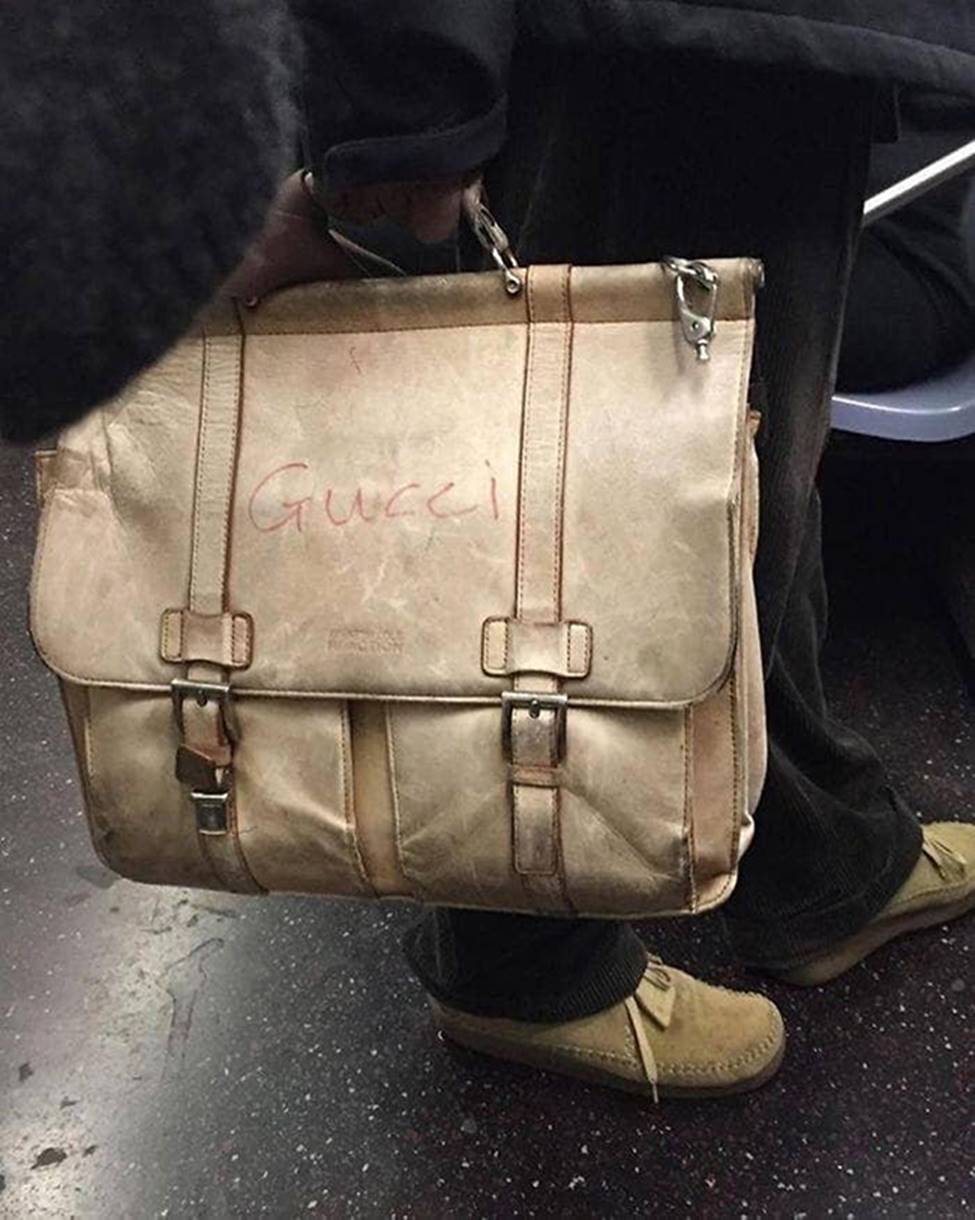 Bắt gặp hình ảnh quái gở chỉ có ở trên tàu điện ngầm-2