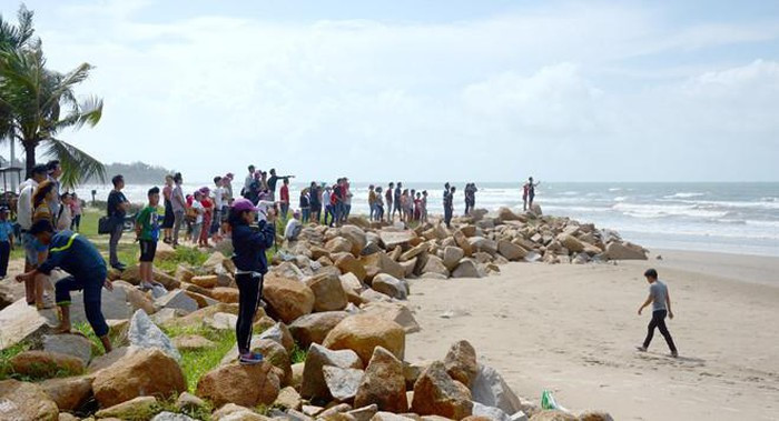 4 người đuối nước ở Bình Thuận: Thương tâm vợ thoát nạn ngóng chồng-2