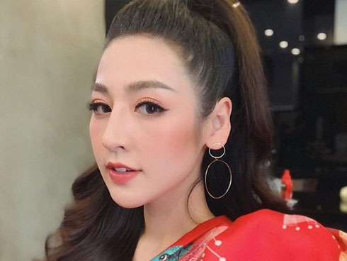 Sau sinh 8 tháng, Á hậu Tú Anh mới thoải mái tiết lộ tên thật của con trai đầu lòng-5