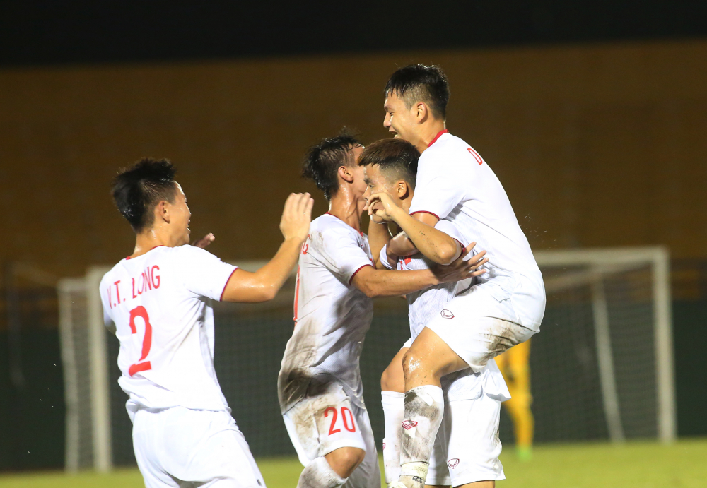 U18 Việt Nam thắng tưng bừng U18 Singapore, chờ đại chiến Thái Lan-6
